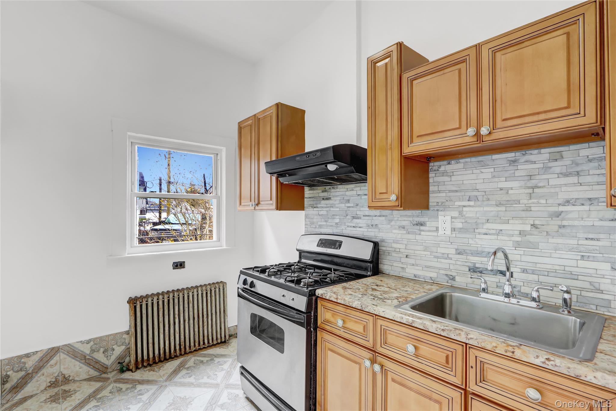 #8 photo, 69 Hewlett Street, ナッソー郡 Hempstead , NY 11550