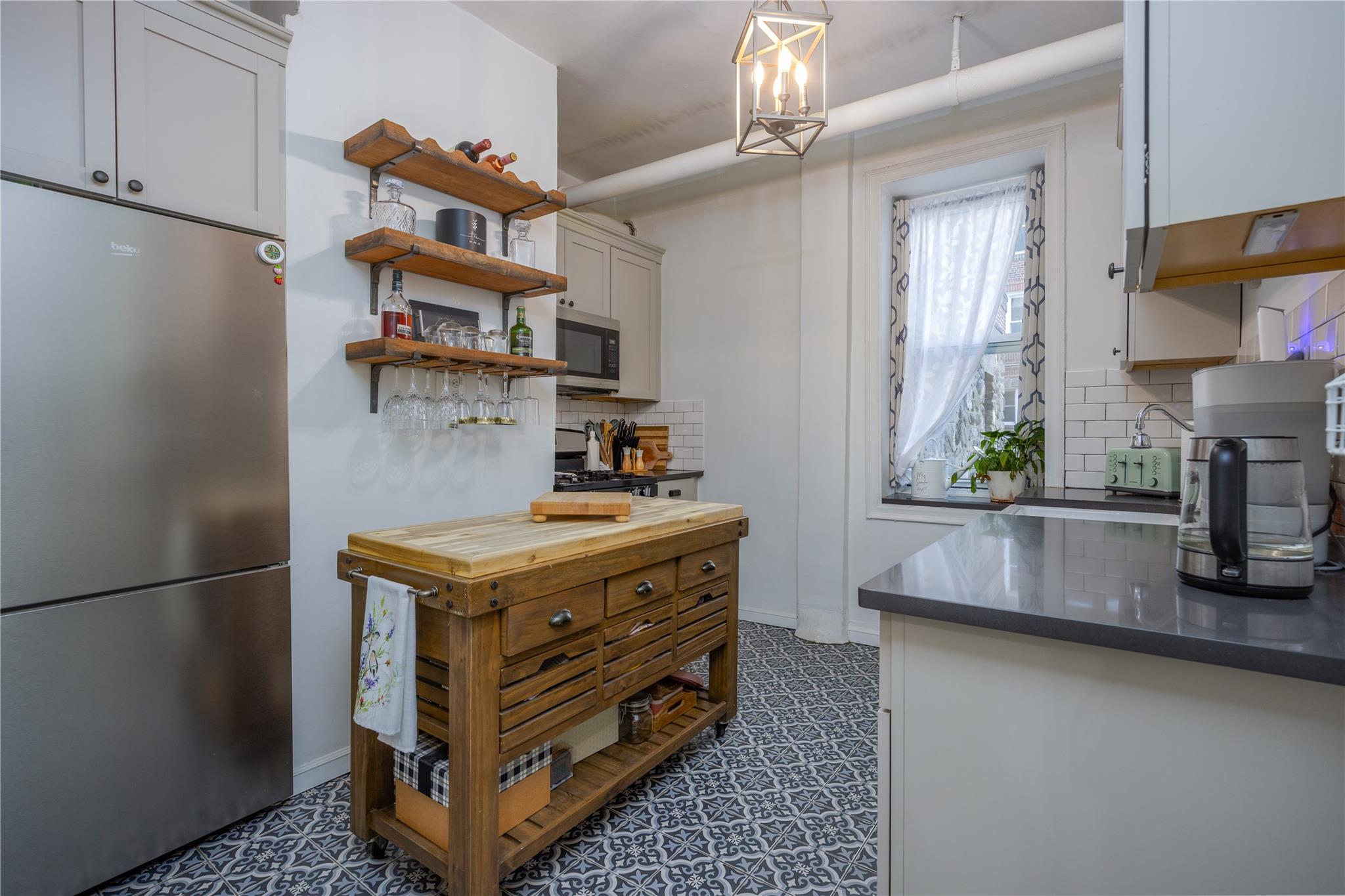 #8 photo, 1440 Midland Avenue, Bronxville , NY 10708