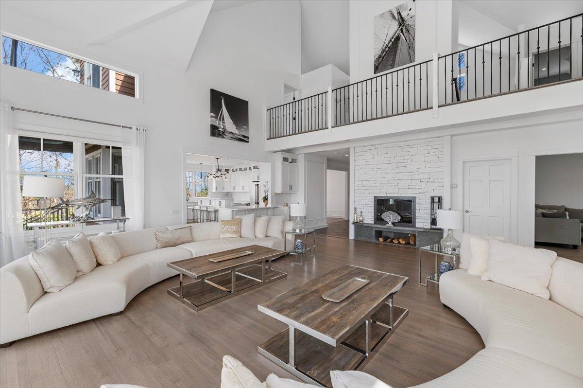 #20 photo, 249 Little Neck Road, サフォーク郡 Centerport , NY 11721