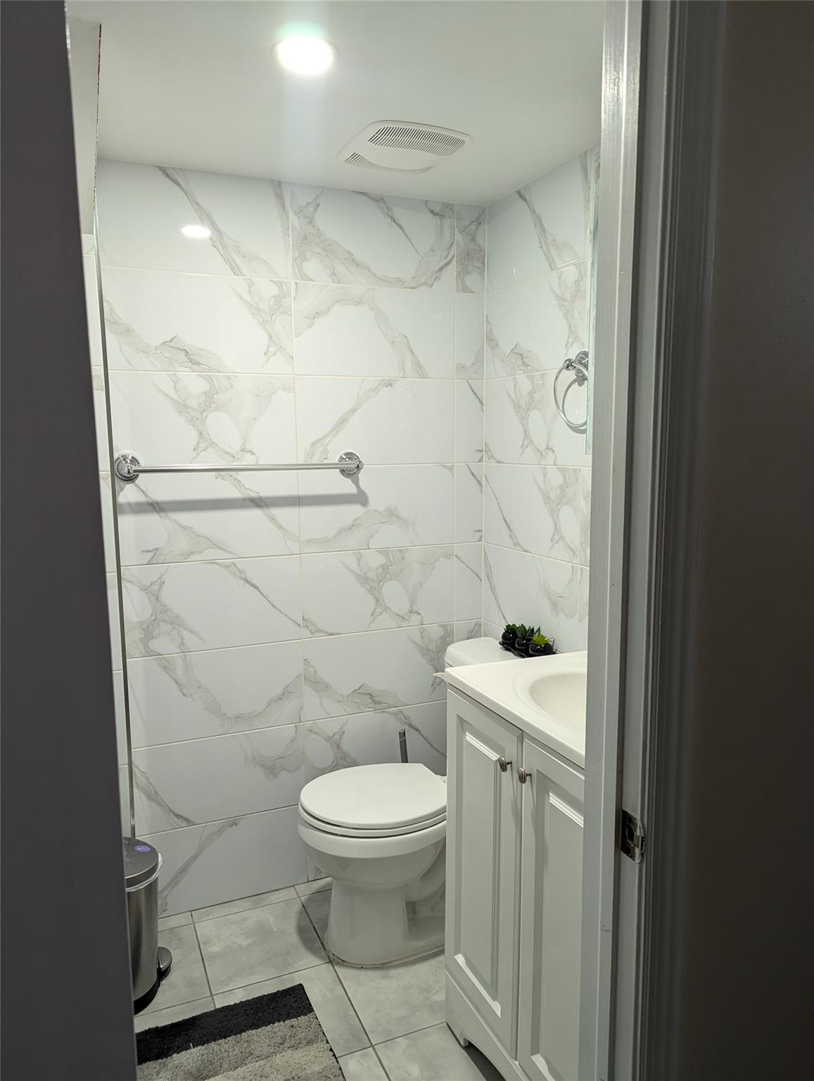 #13 photo, 86-15 BRITTON Ave, クイーンズ区 Elmhurst , NY 11373