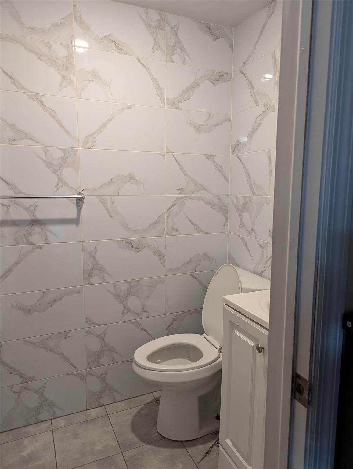 #16 photo, 86-15 BRITTON Ave, クイーンズ区 Elmhurst , NY 11373