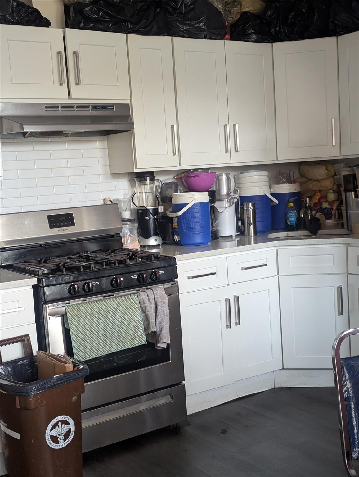 #19 photo, 86-15 BRITTON Ave, クイーンズ区 Elmhurst , NY 11373