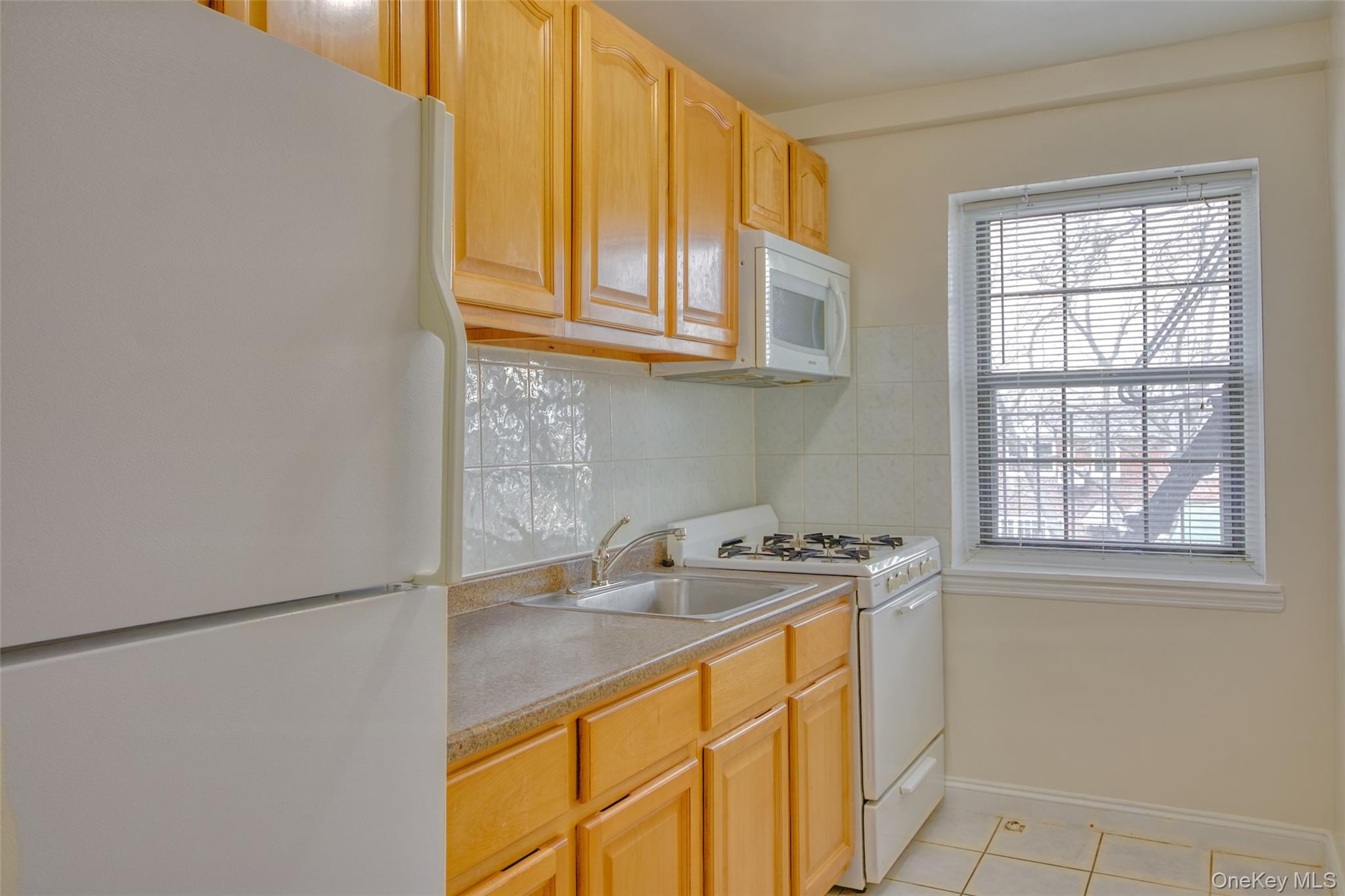 #9 photo, 78-35 147th Street, Kew Garden Hills , NY 11367