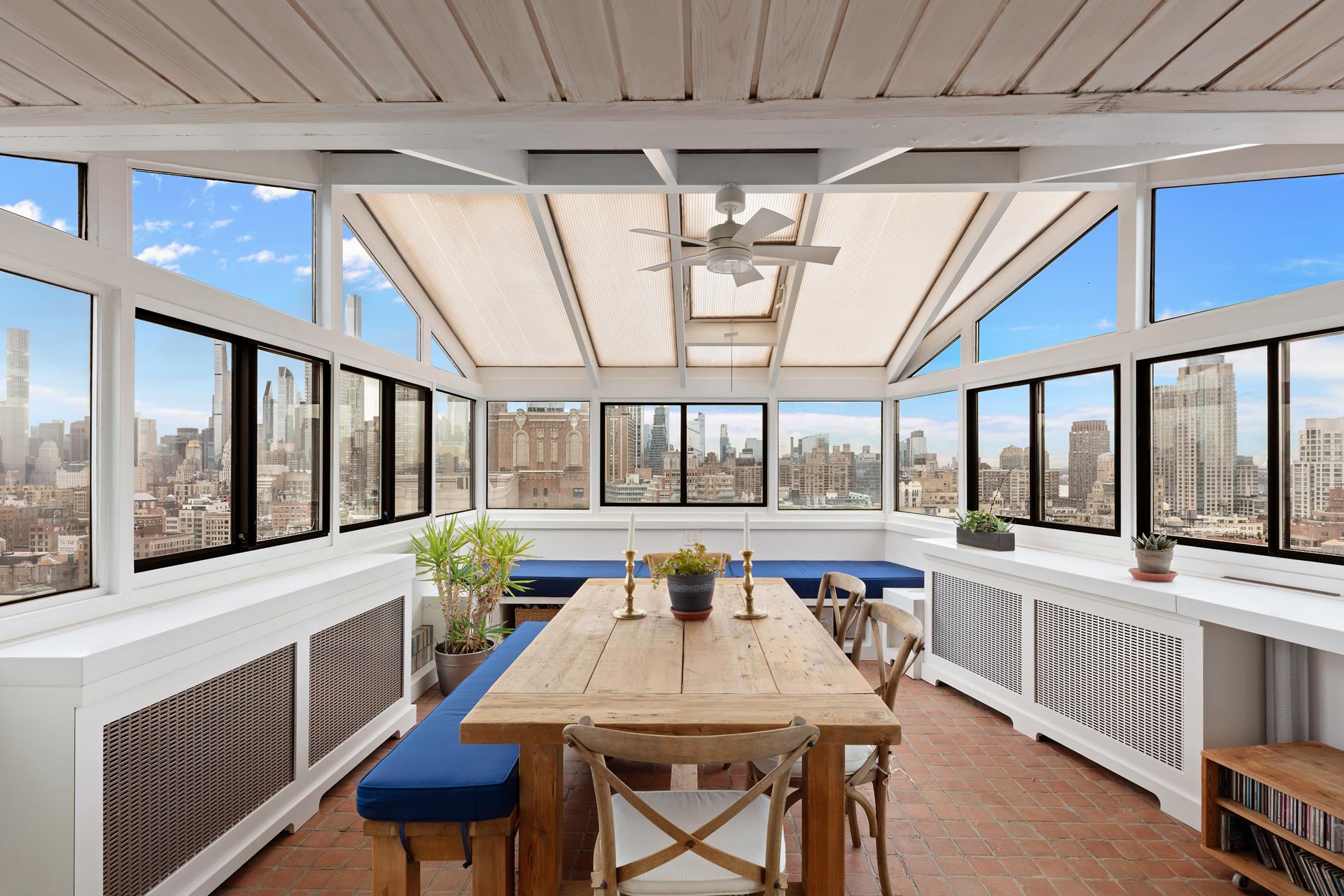 #4 photo, 2166 BROADWAY, マンハッタン Upper West Side , NY 10024