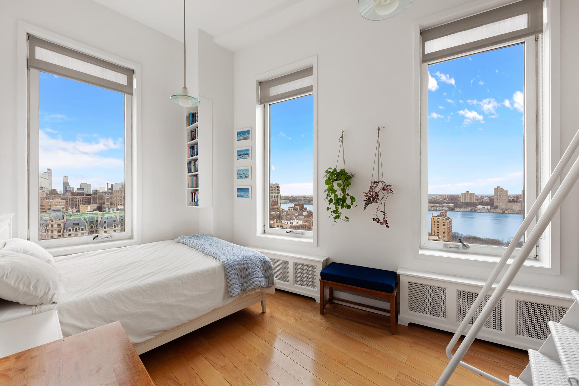 #9 photo, 2166 BROADWAY, マンハッタン Upper West Side , NY 10024