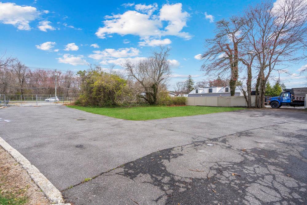 #9 photo, 1400 Montauk Highway, サフォーク郡 Oakdale , NY 11769