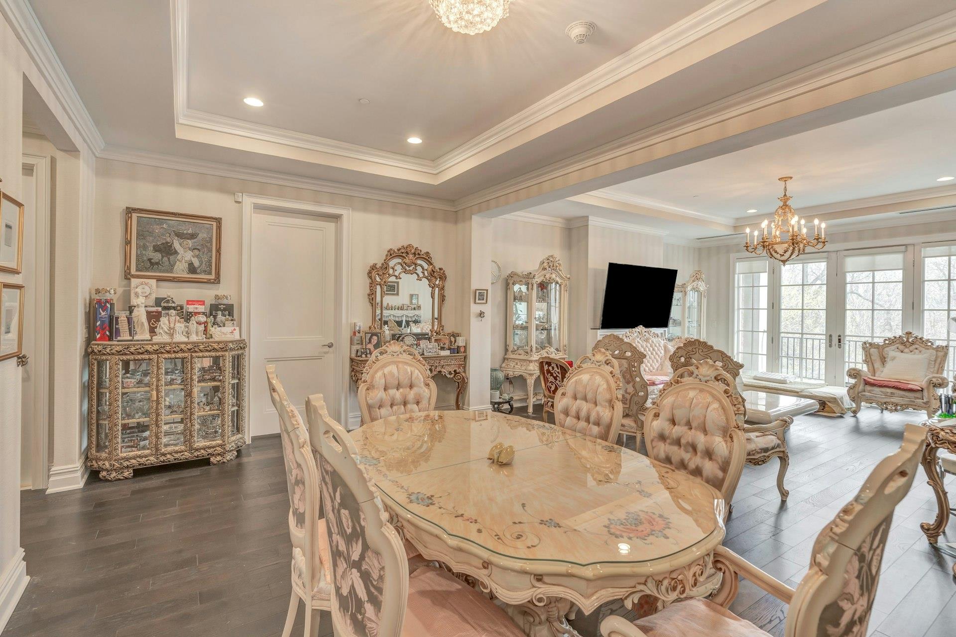 #8 photo, 3000 Royal Court Royal Court, ナッソー郡 North Hills , NY 11040