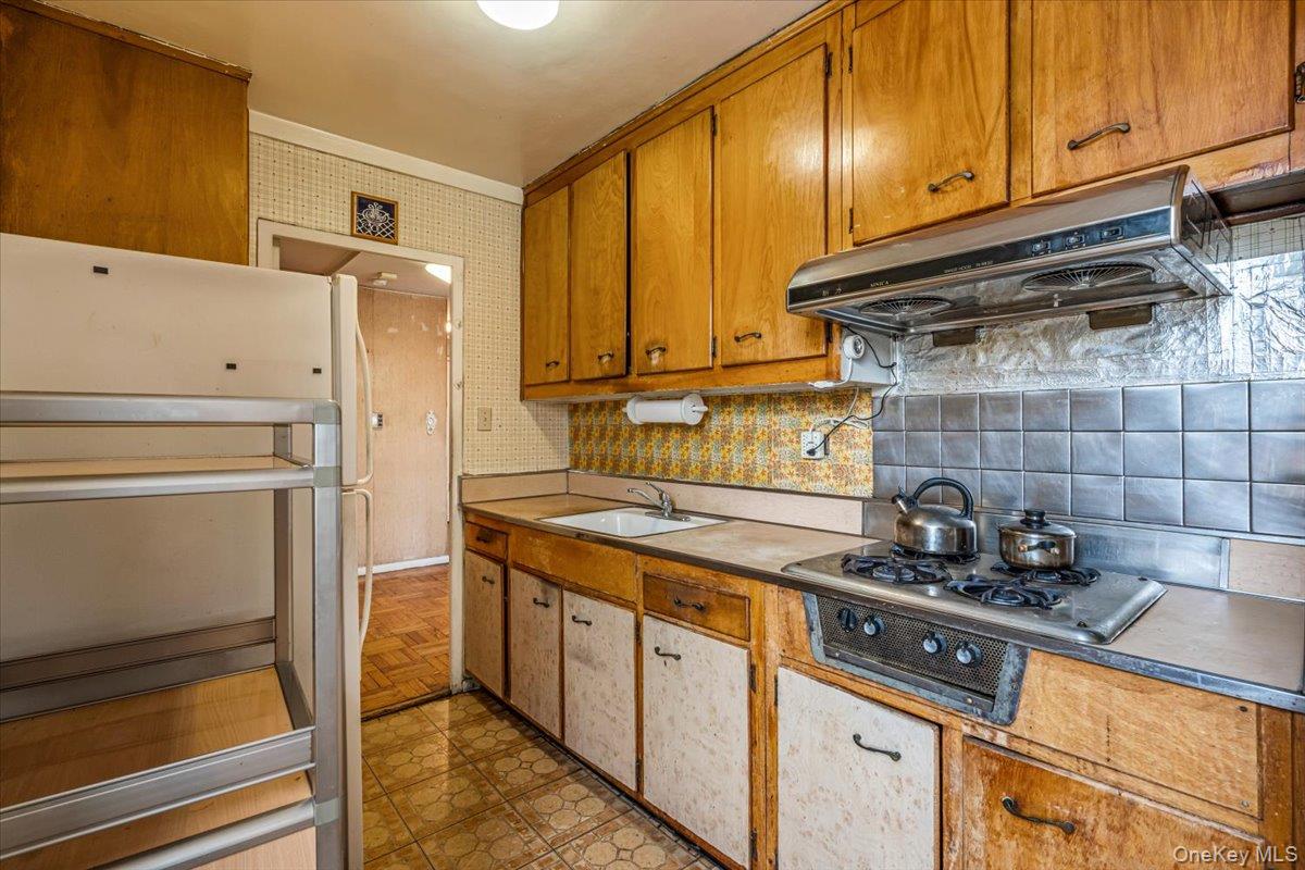 #12 photo, 90-59 56th Avenue, クイーンズ区 Elmhurst , NY 11373