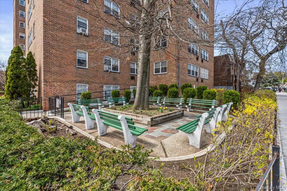#20 photo, 90-59 56th Avenue, クイーンズ区 Elmhurst , NY 11373