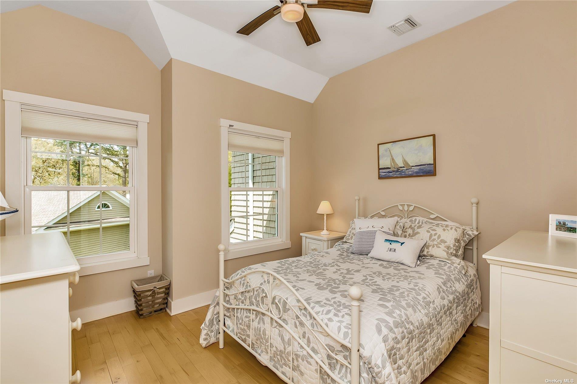 #11 photo, 20 Canoe Place Road, サフォーク郡 Hampton Bays , NY 11946