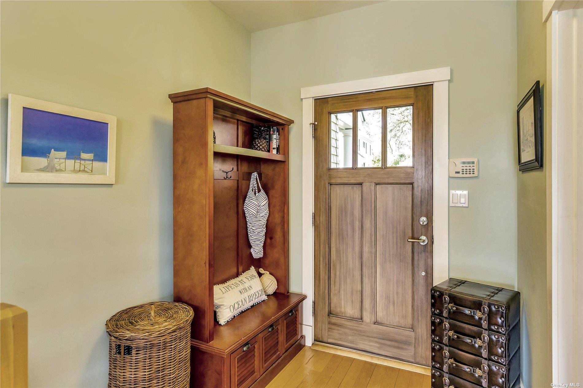 #2 photo, 20 Canoe Place Road, サフォーク郡 Hampton Bays , NY 11946