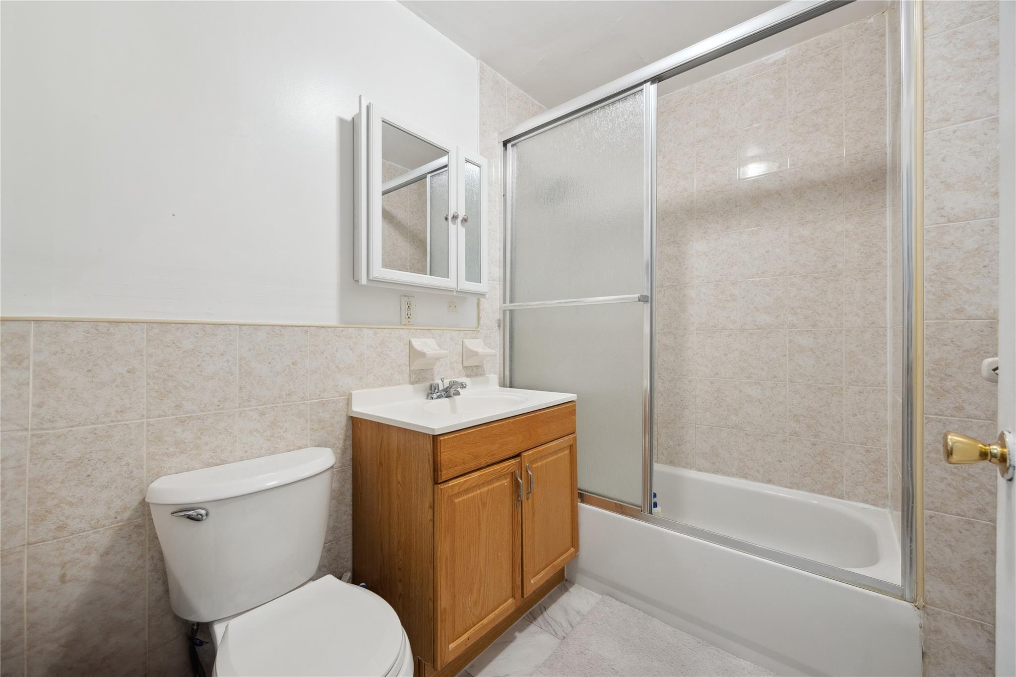 #16 photo, 740 Adee Avenue, ブロンクス区 Bronx , NY 10467