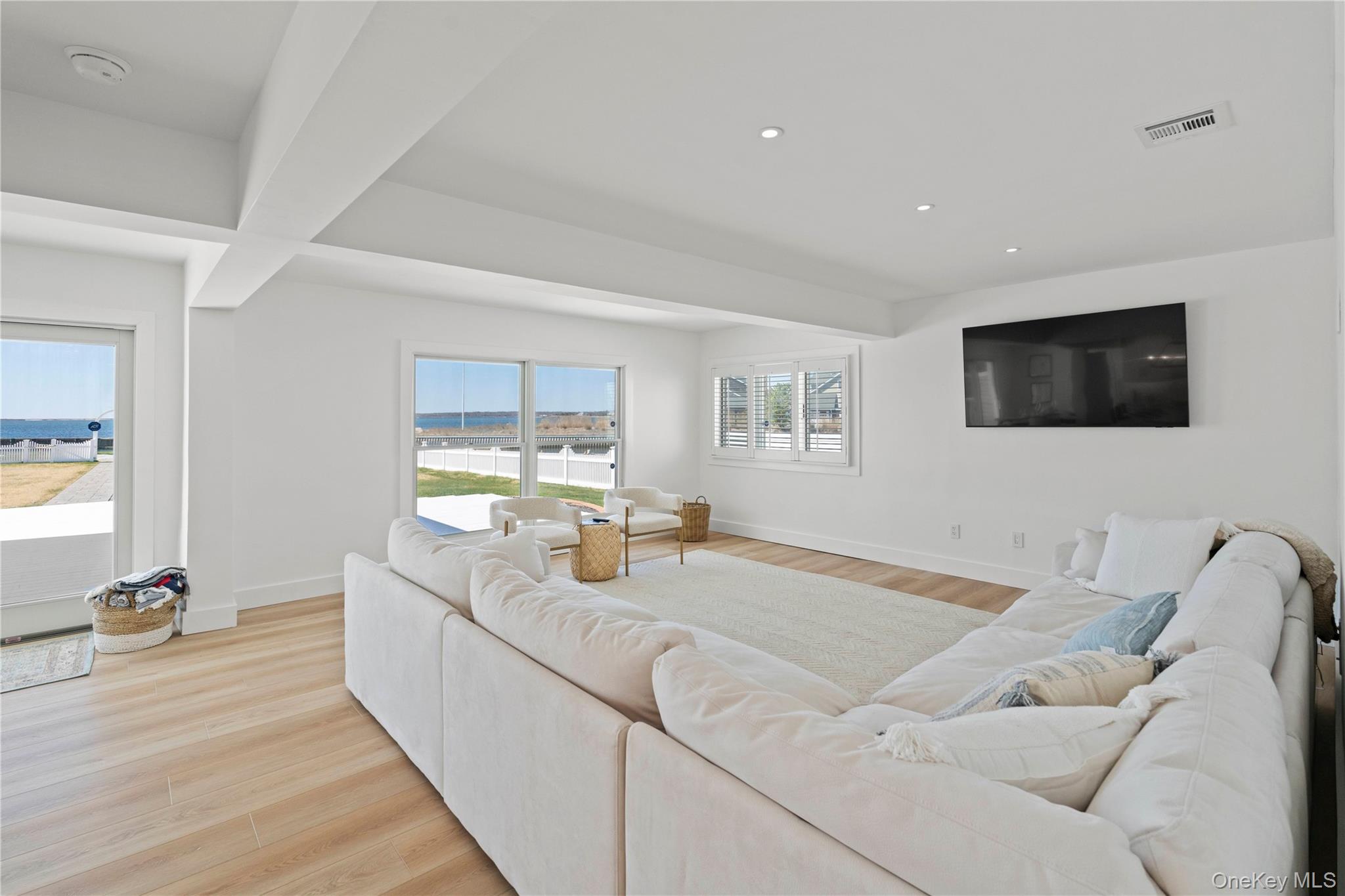 #10 photo, 40 Laura Lee Drive, サフォーク郡 Center Moriches , NY 11934