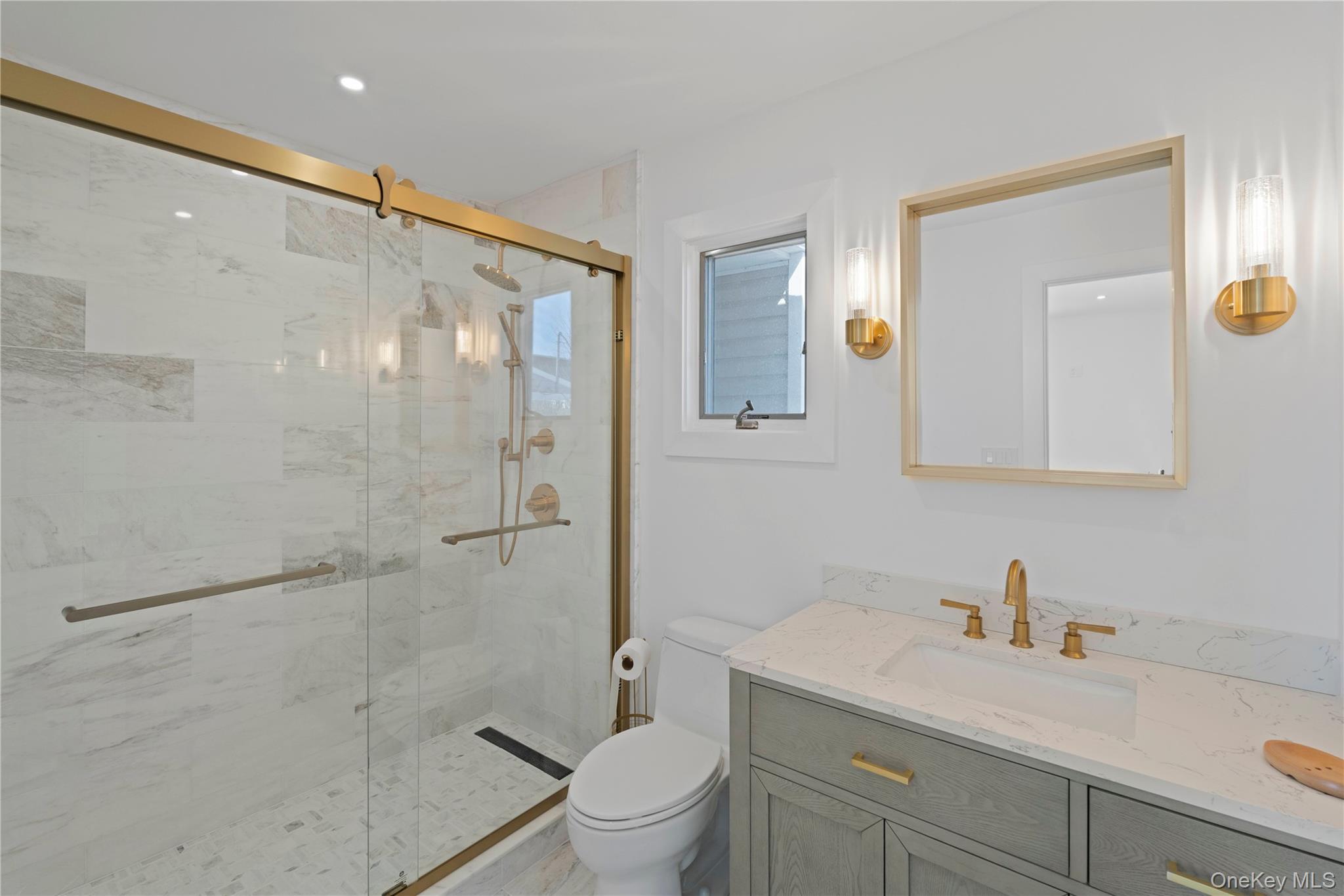 #13 photo, 40 Laura Lee Drive, サフォーク郡 Center Moriches , NY 11934