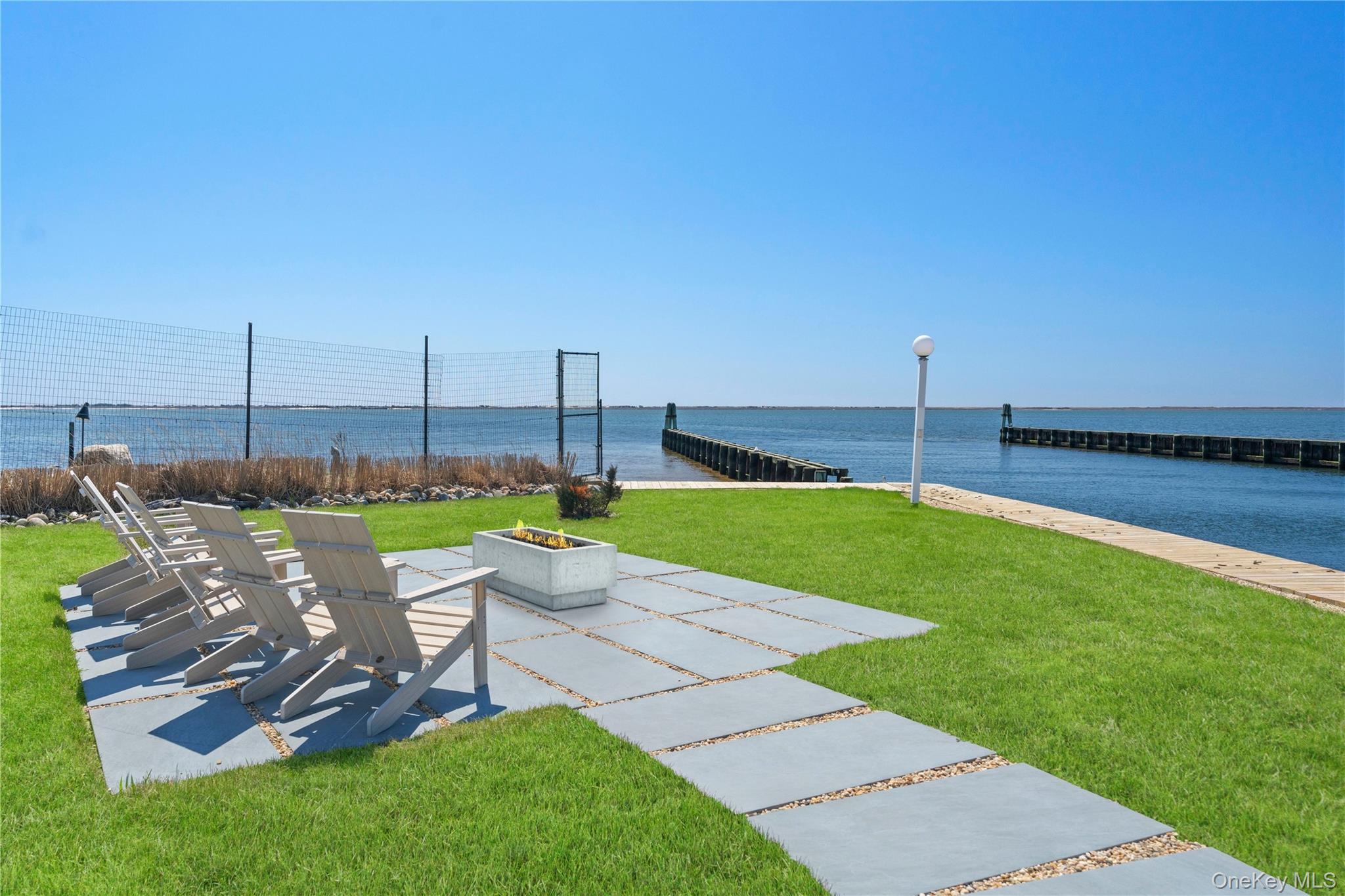 #16 photo, 40 Laura Lee Drive, サフォーク郡 Center Moriches , NY 11934