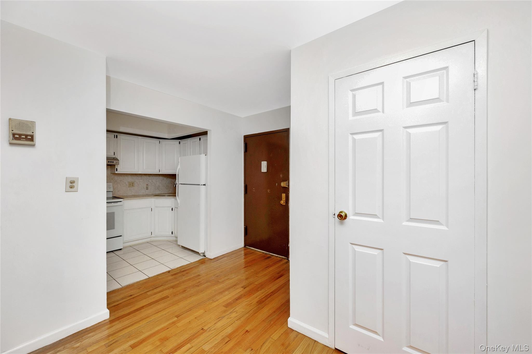 #7 photo, 41-23 76th Street, クイーンズ区 Elmhurst , NY 11373