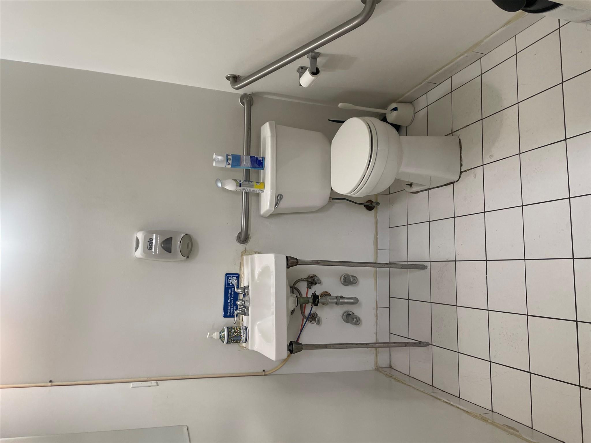 #5 photo, 40-37 81 st Street, Elmhurst , NY 11373