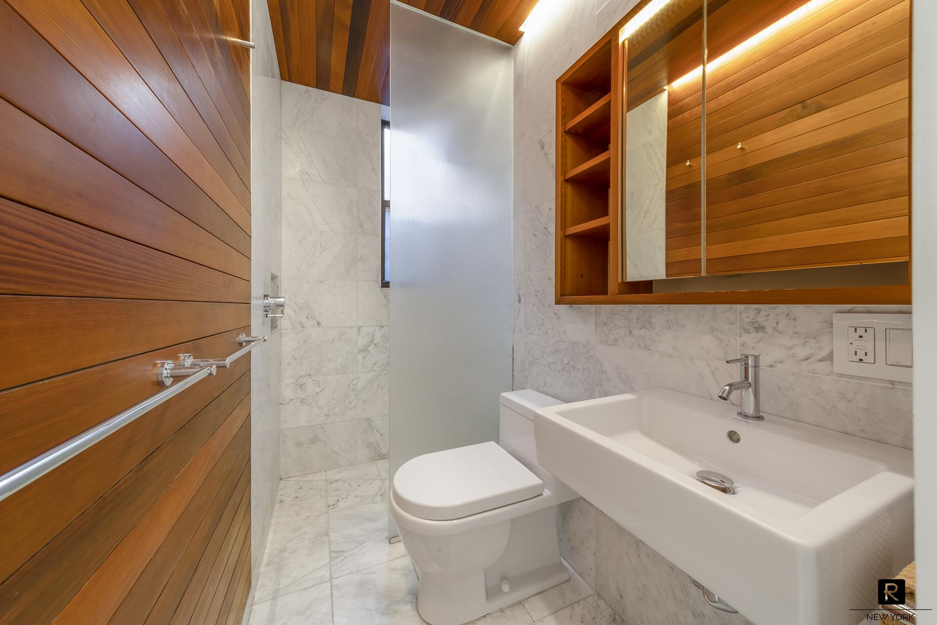 #4 photo, 55 Ave C, 曼哈頓 东村区 East Village , NY 10009