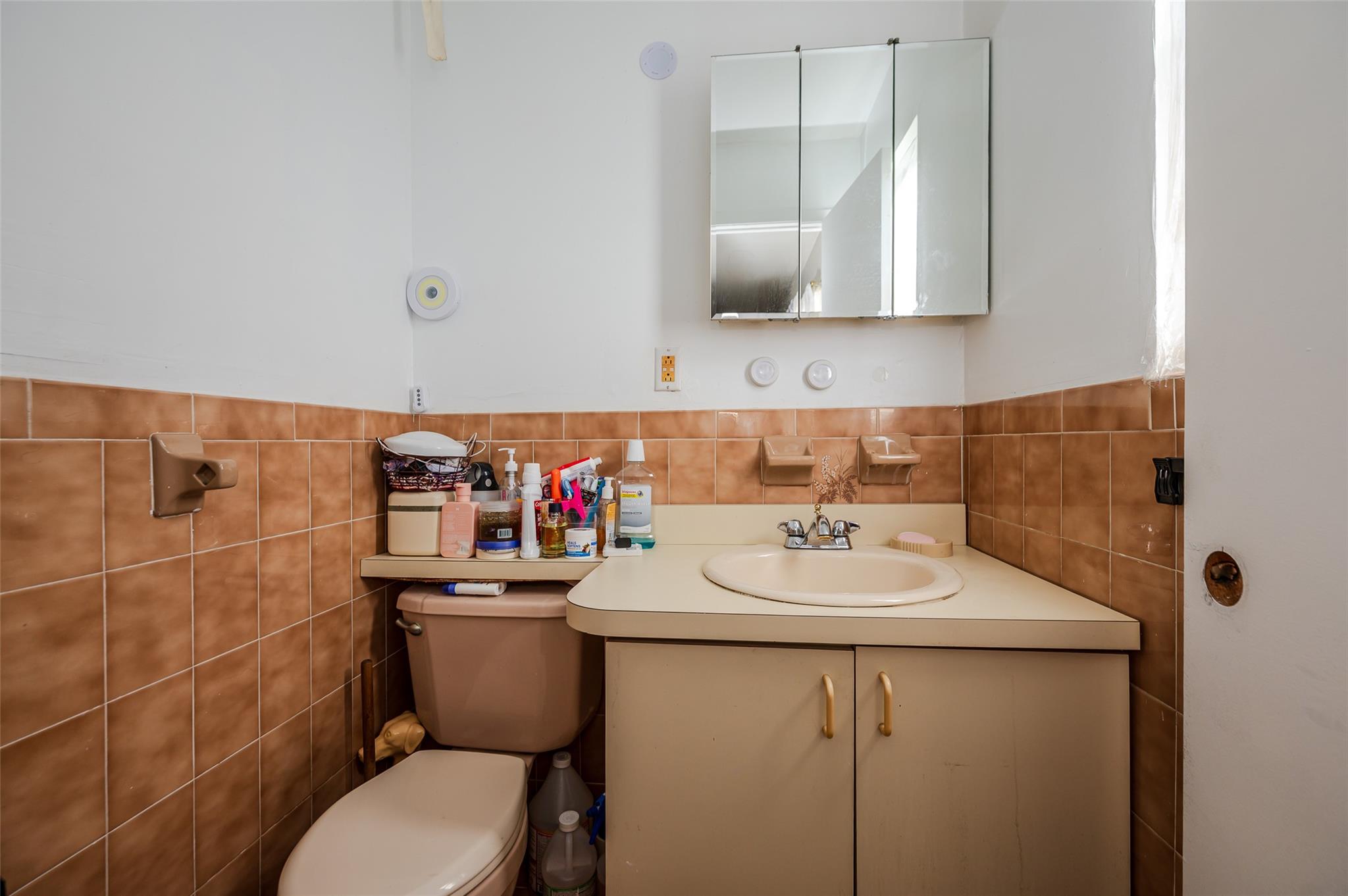 #10 photo, 134-10 Garrett Street, Jamaica , NY 11434