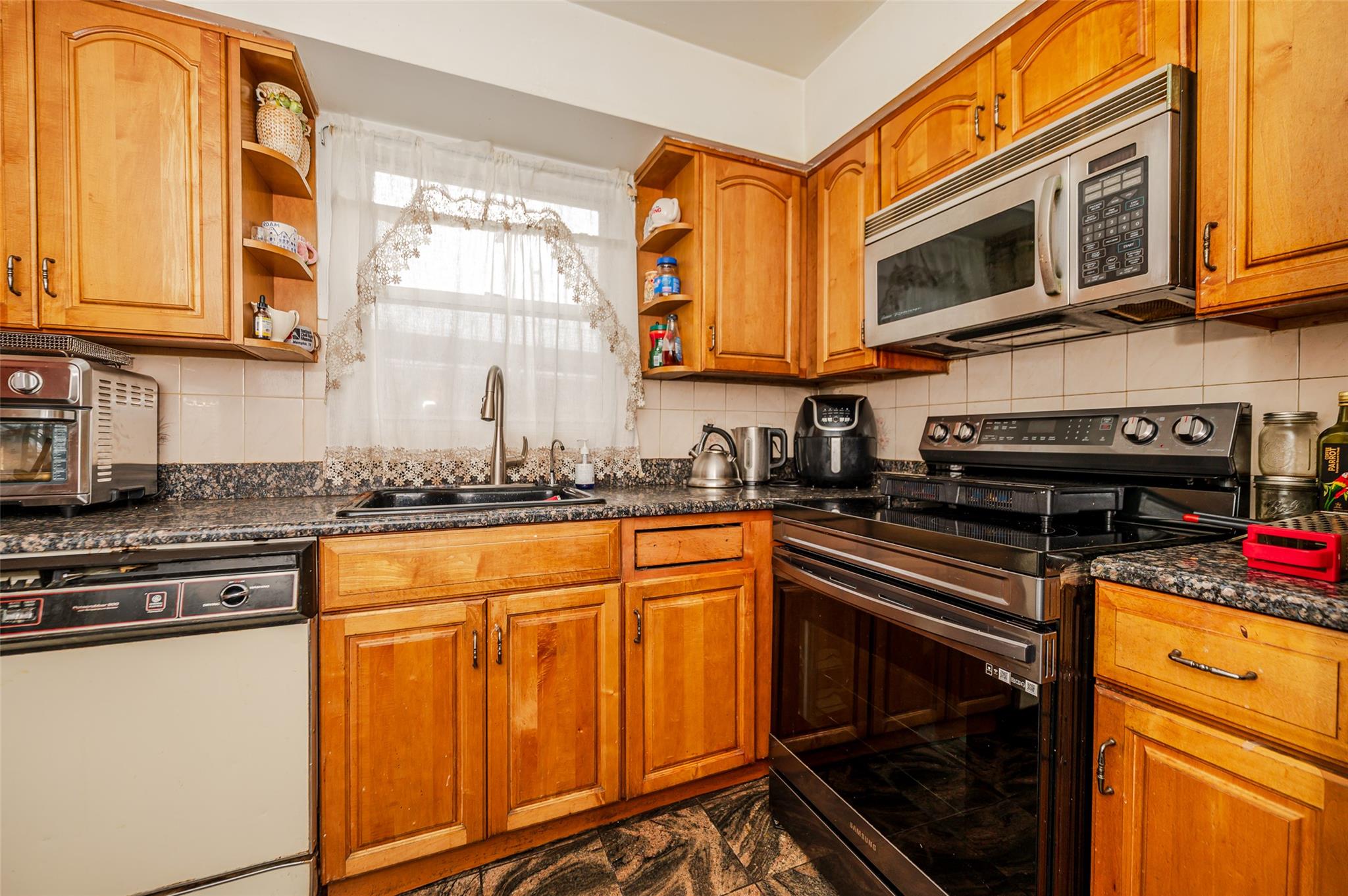 #7 photo, 134-10 Garrett Street, Jamaica , NY 11434