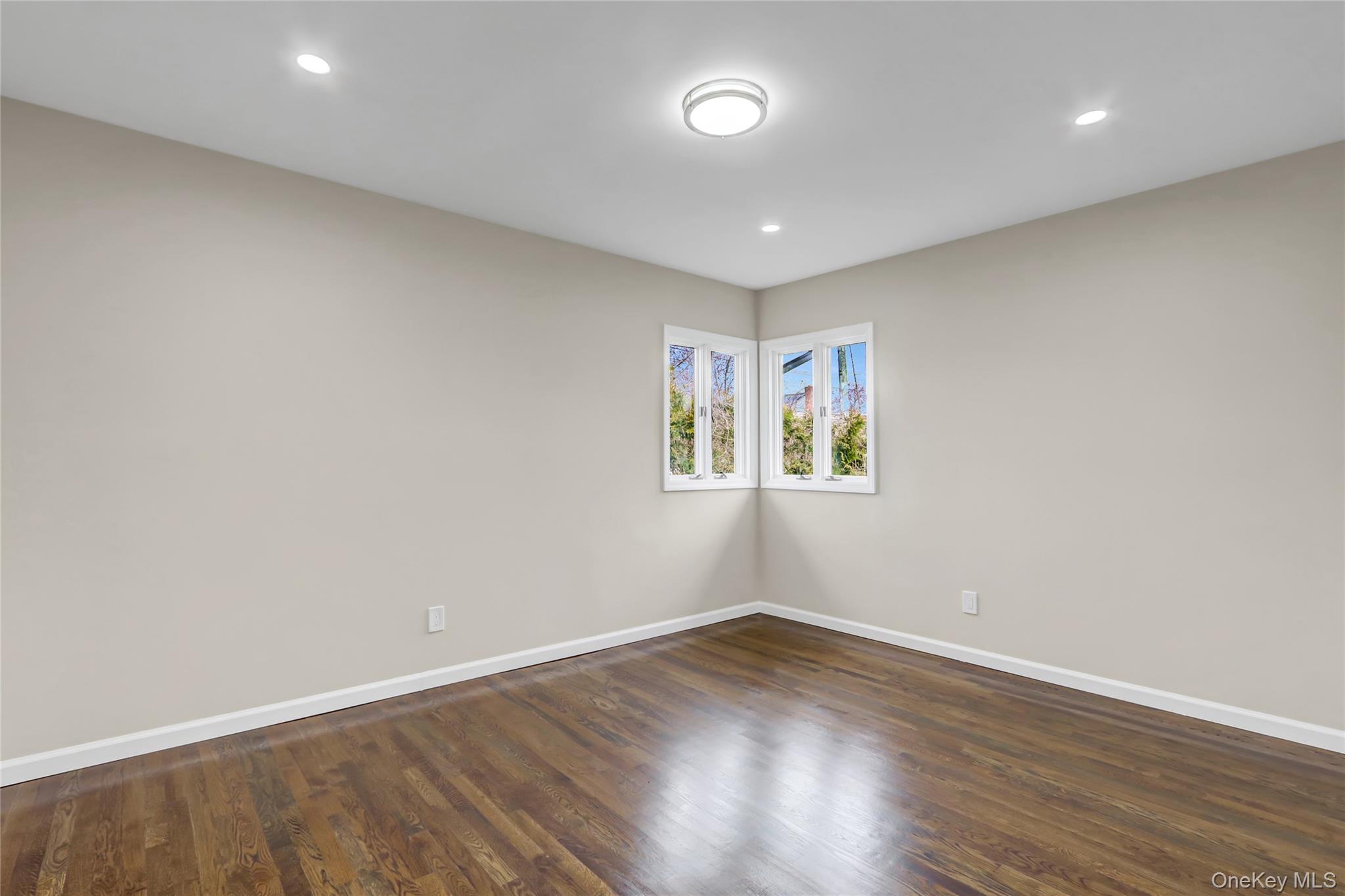 #10 photo, 1580 Little Whaleneck Road, Merrick , NY 11566