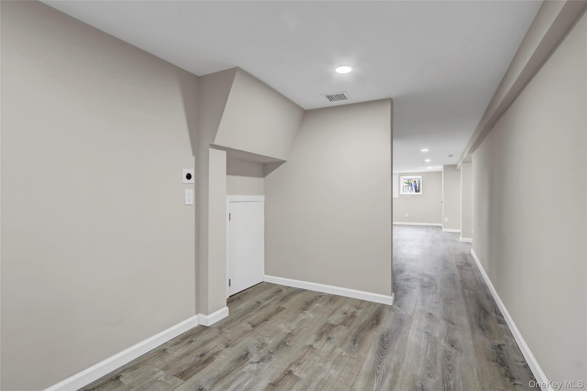 #13 photo, 1580 Little Whaleneck Road, Merrick , NY 11566