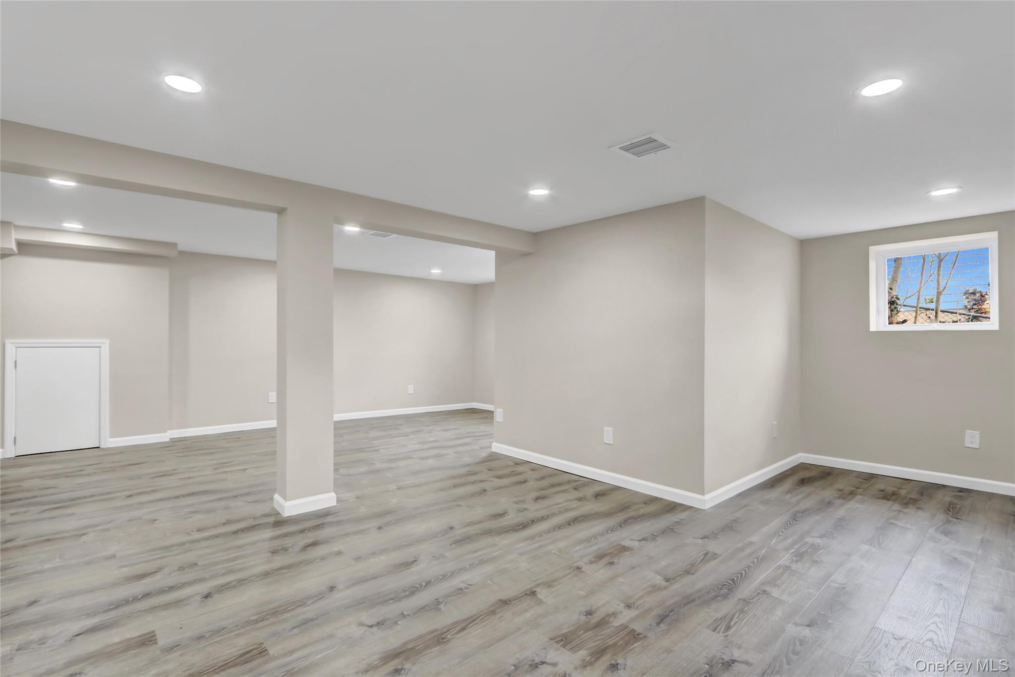 #16 photo, 1580 Little Whaleneck Road, Merrick , NY 11566