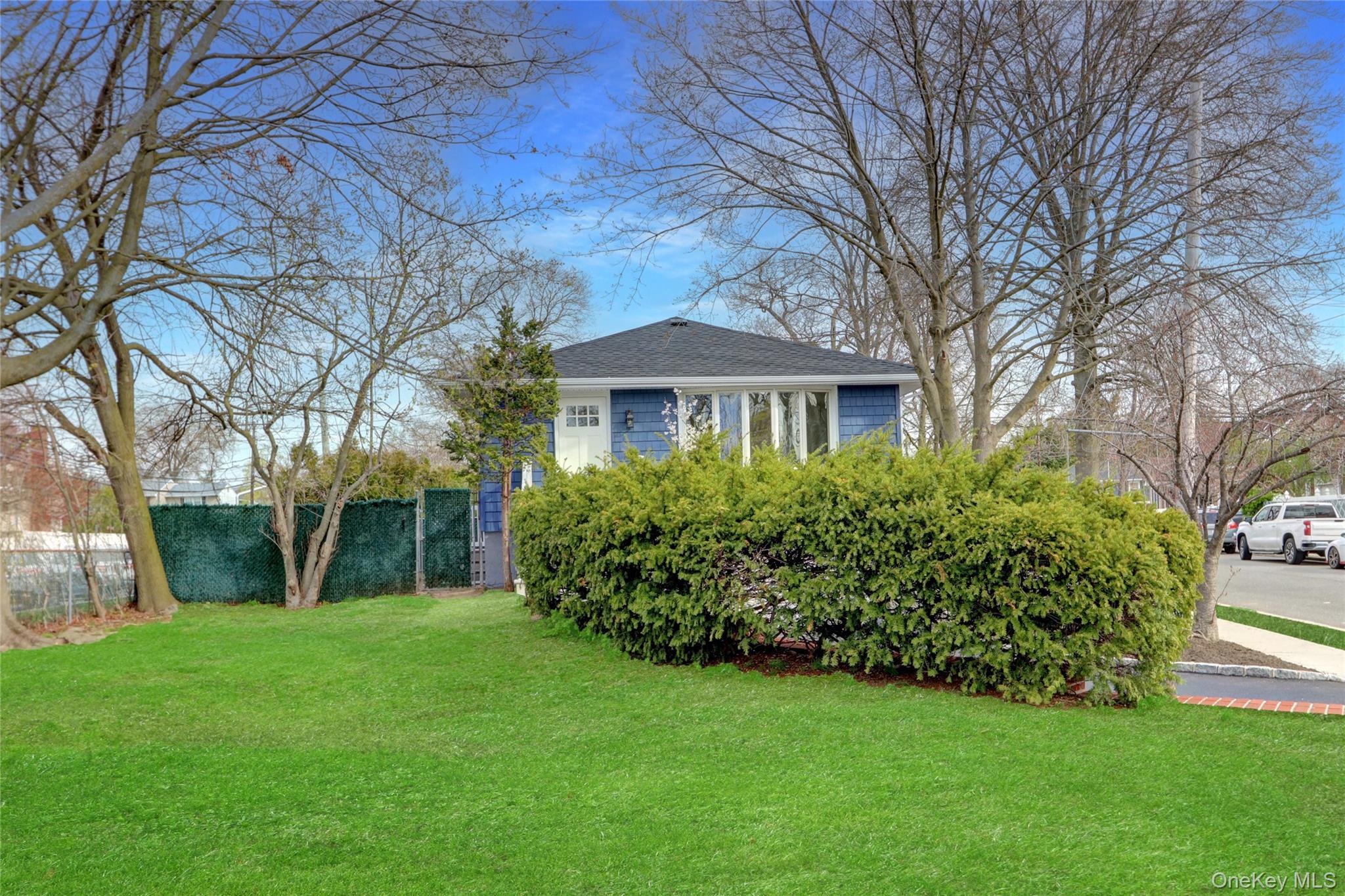 #3 photo, 1580 Little Whaleneck Road, Merrick , NY 11566