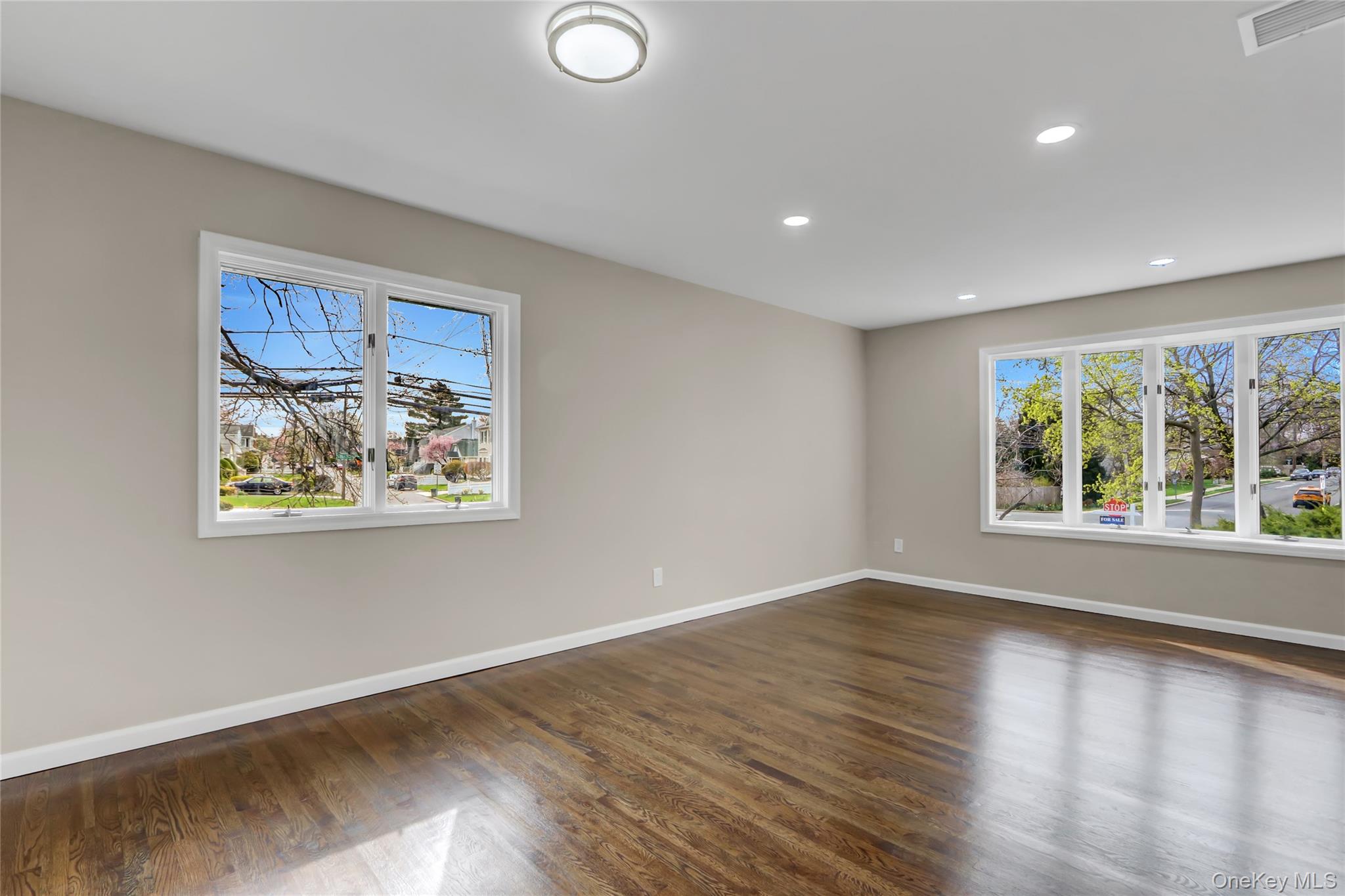 #7 photo, 1580 Little Whaleneck Road, Merrick , NY 11566