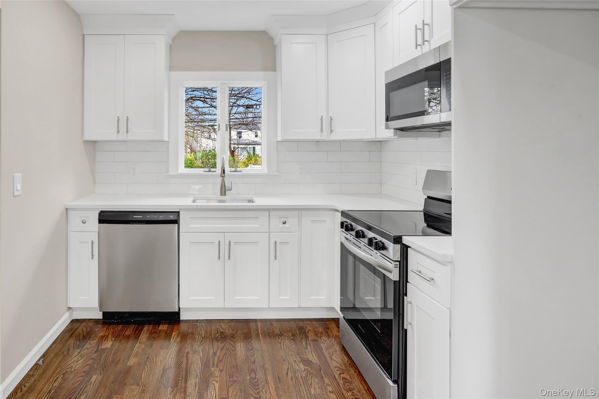 #8 photo, 1580 Little Whaleneck Road, Merrick , NY 11566