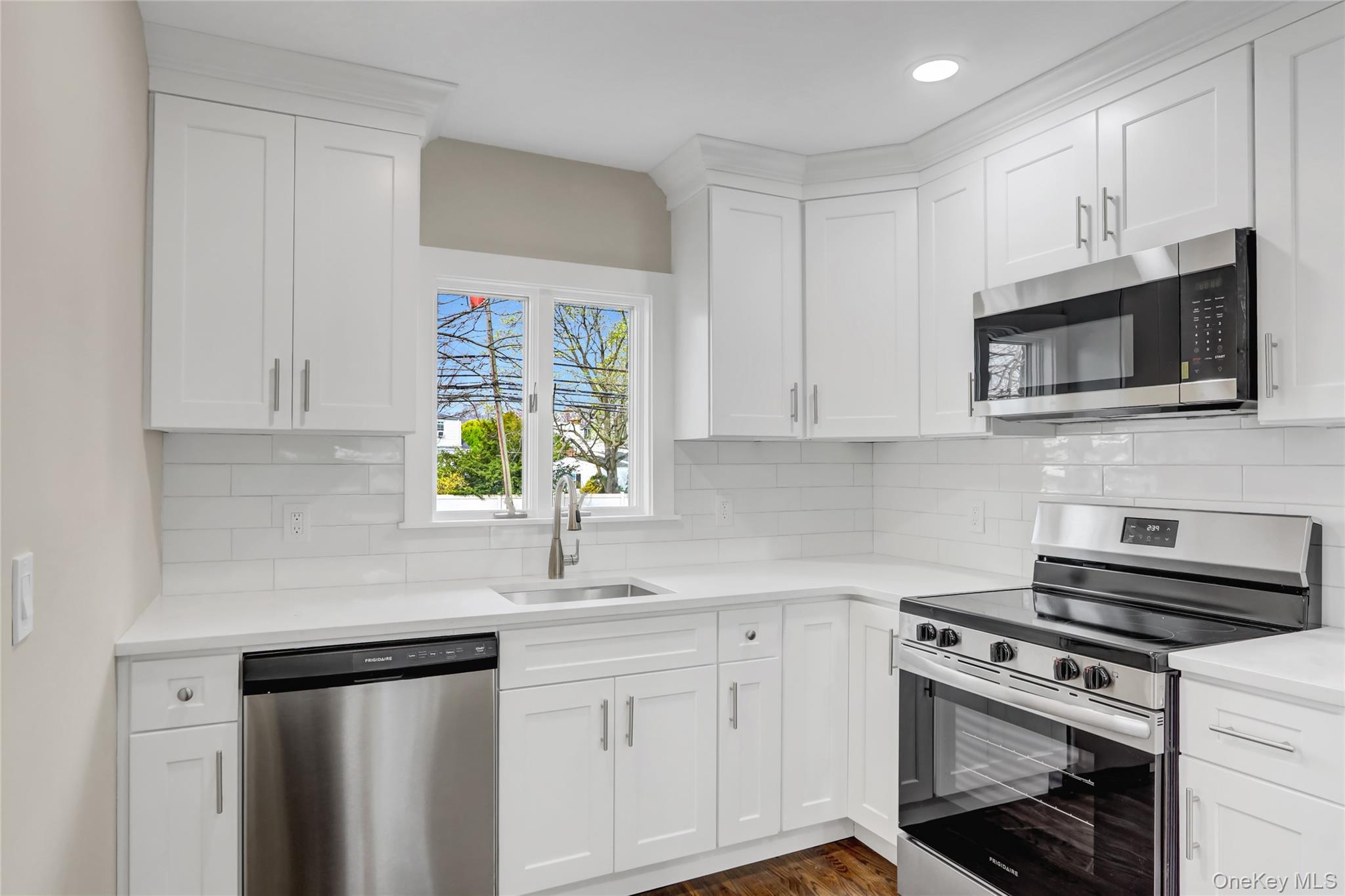 #9 photo, 1580 Little Whaleneck Road, Merrick , NY 11566