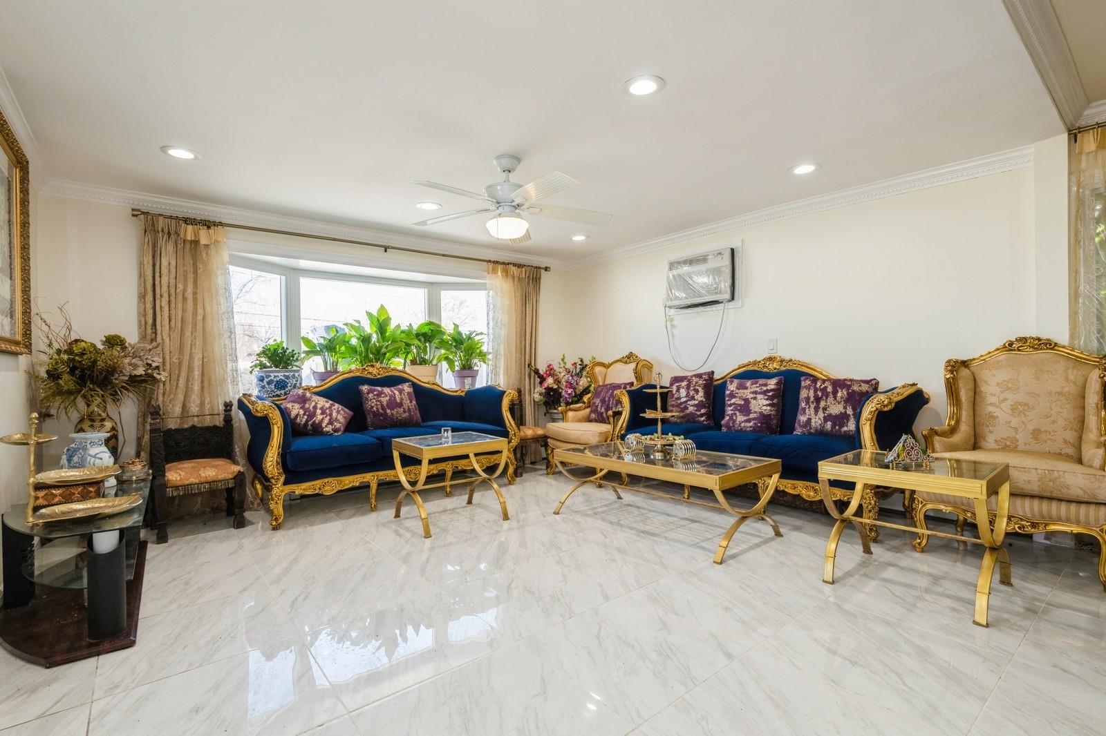 #3 photo, 7 Bunker Lane, ナッソー郡 Hicksville , NY 11801