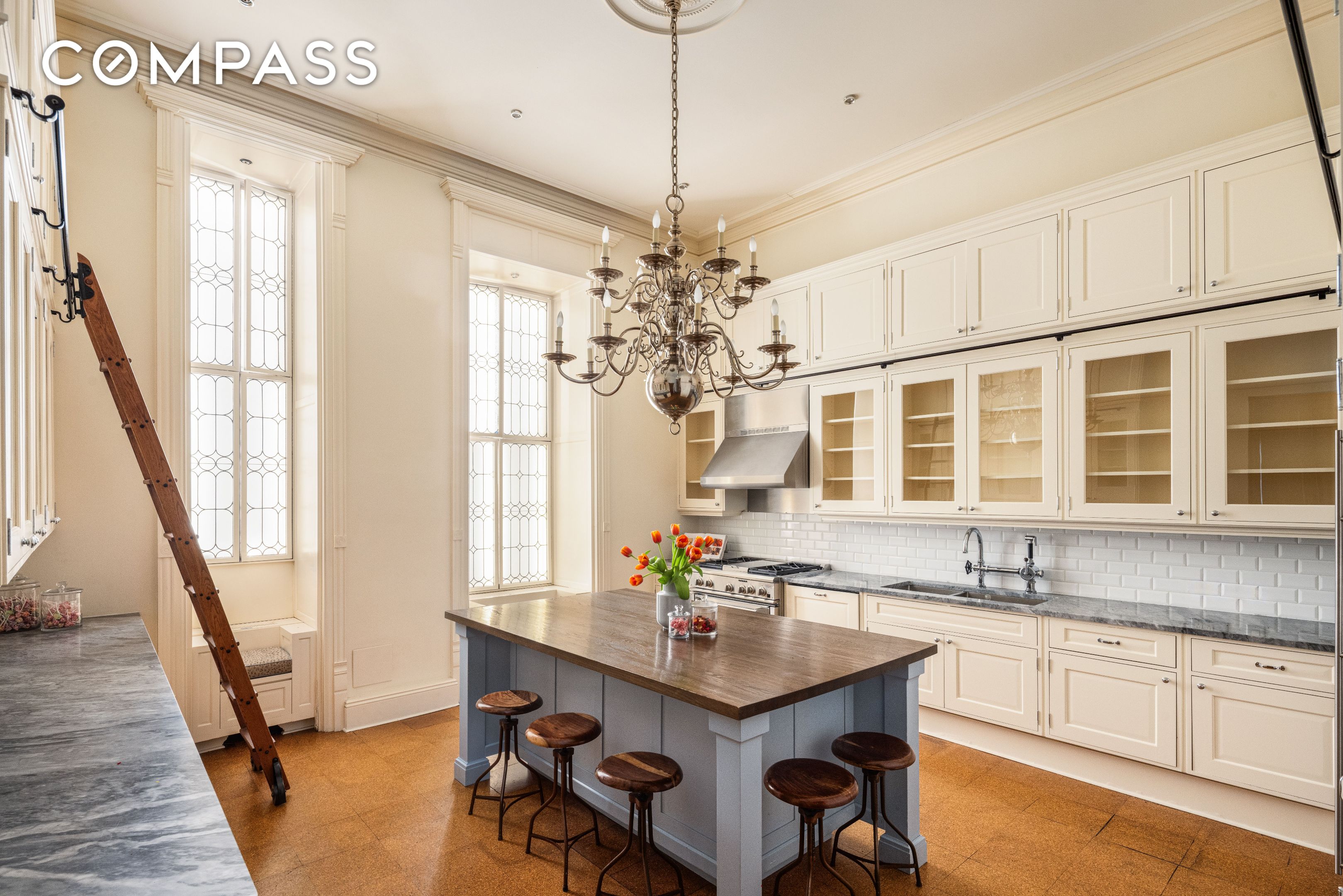 #8 photo, 205 W 57th Street, マンハッタン Midtown Central , NY 10019