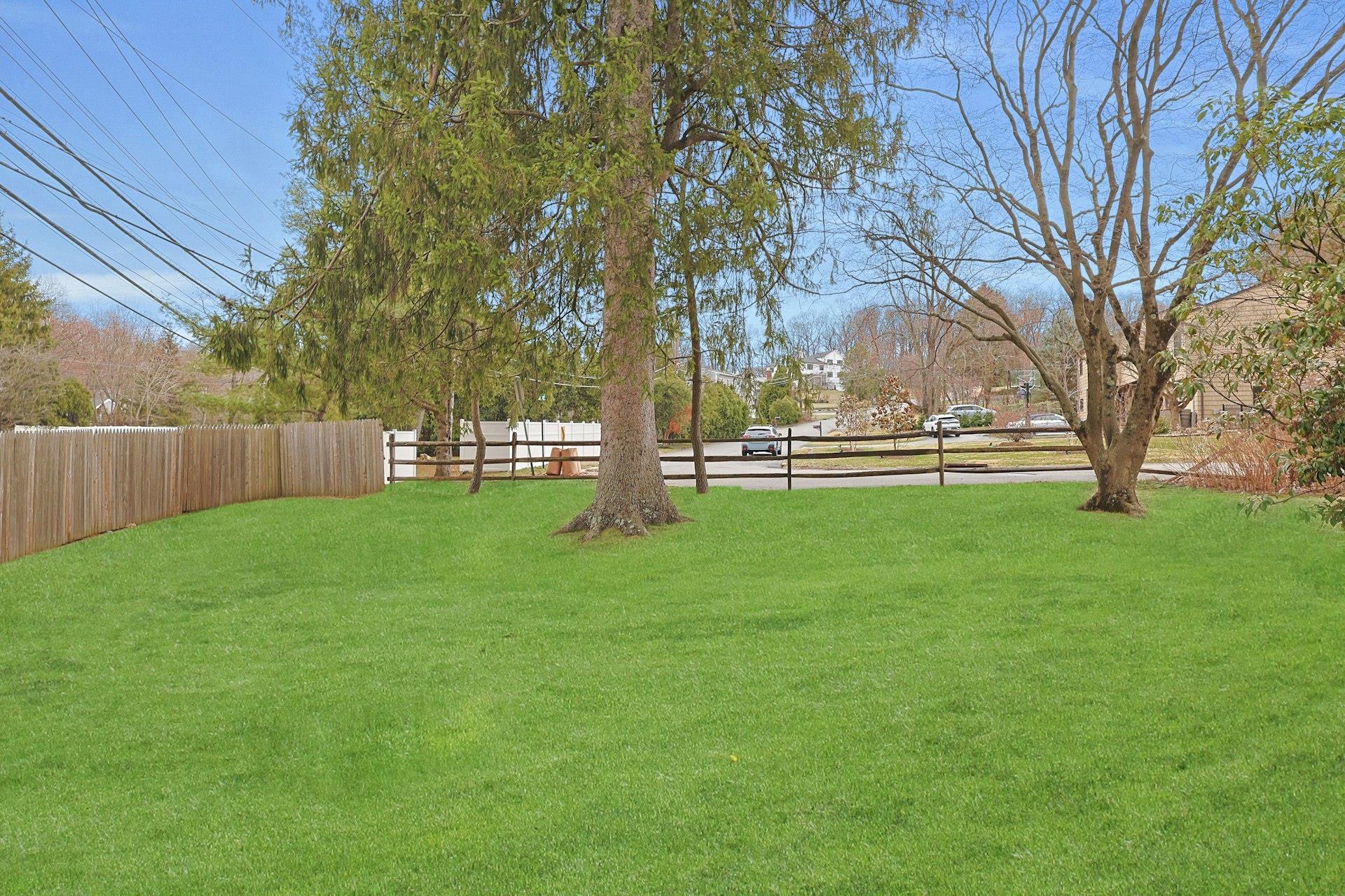 #5 photo, 3 Rolling Hills Road, Thornwood , NY 10594