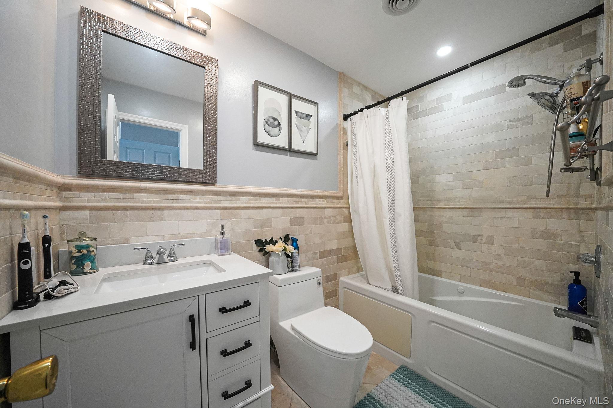 #15 photo, 531 Ray Street, מחוז נסאו Freeport , NY 11520