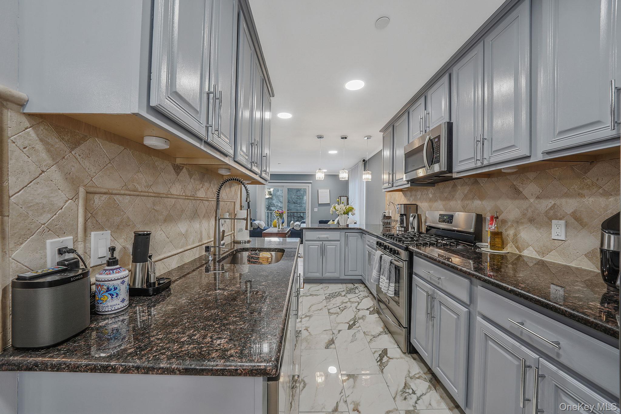 #3 photo, 531 Ray Street, מחוז נסאו Freeport , NY 11520