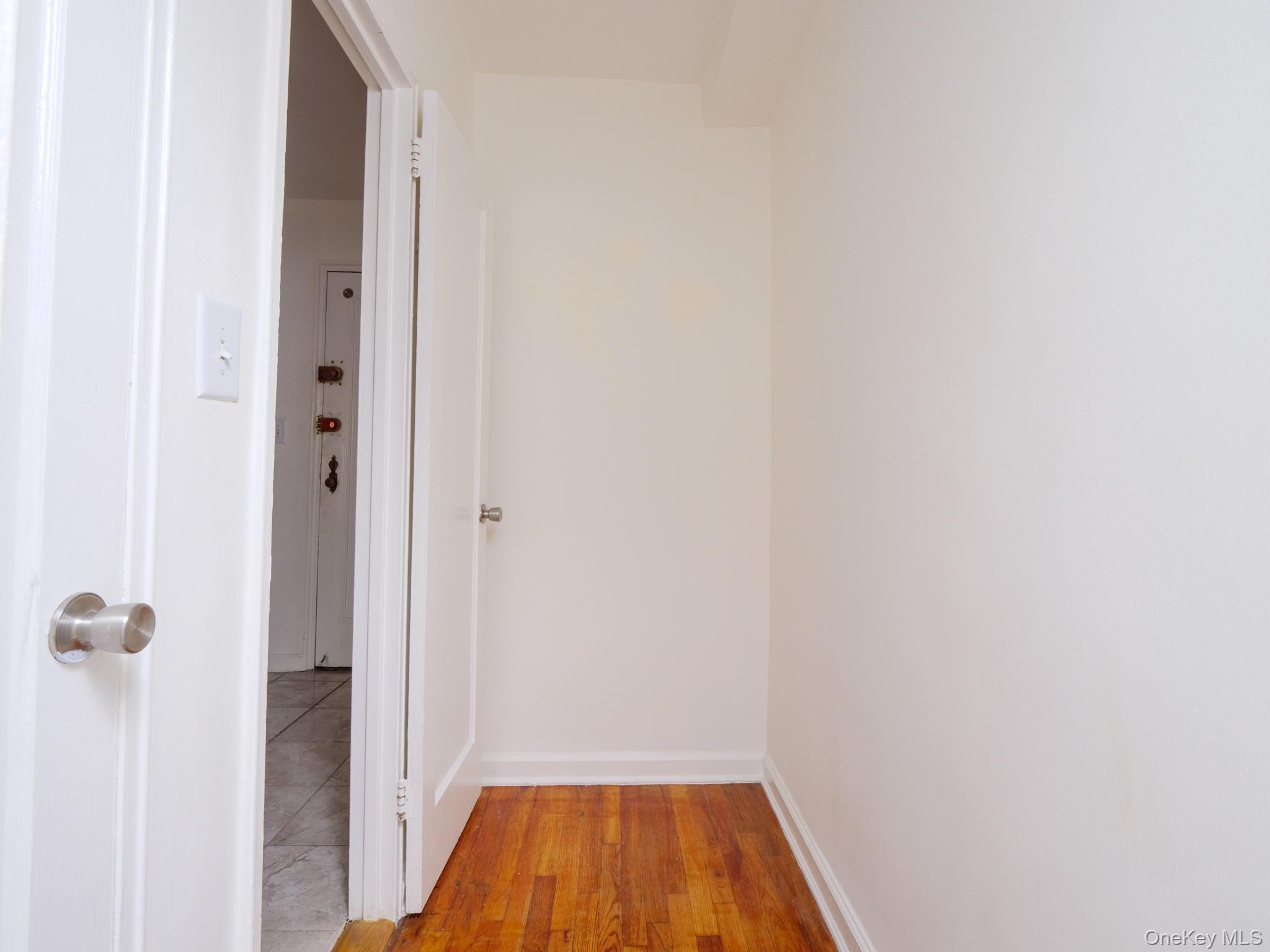 #10 photo, 34-15 74th Street, クイーンズ区 Jackson Heights , NY 11372