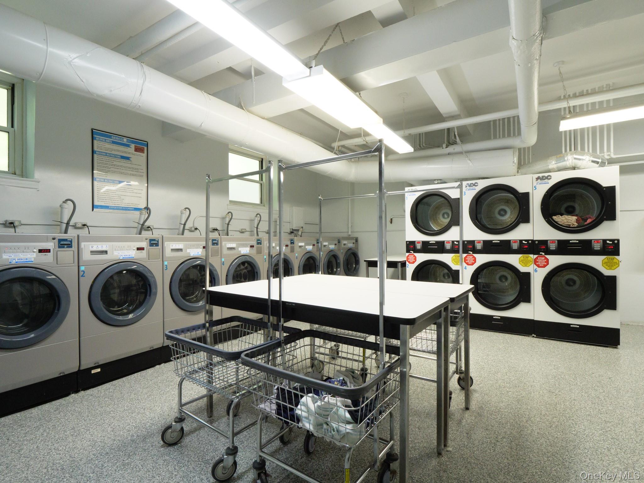 #15 photo, 34-15 74th Street, クイーンズ区 Jackson Heights , NY 11372