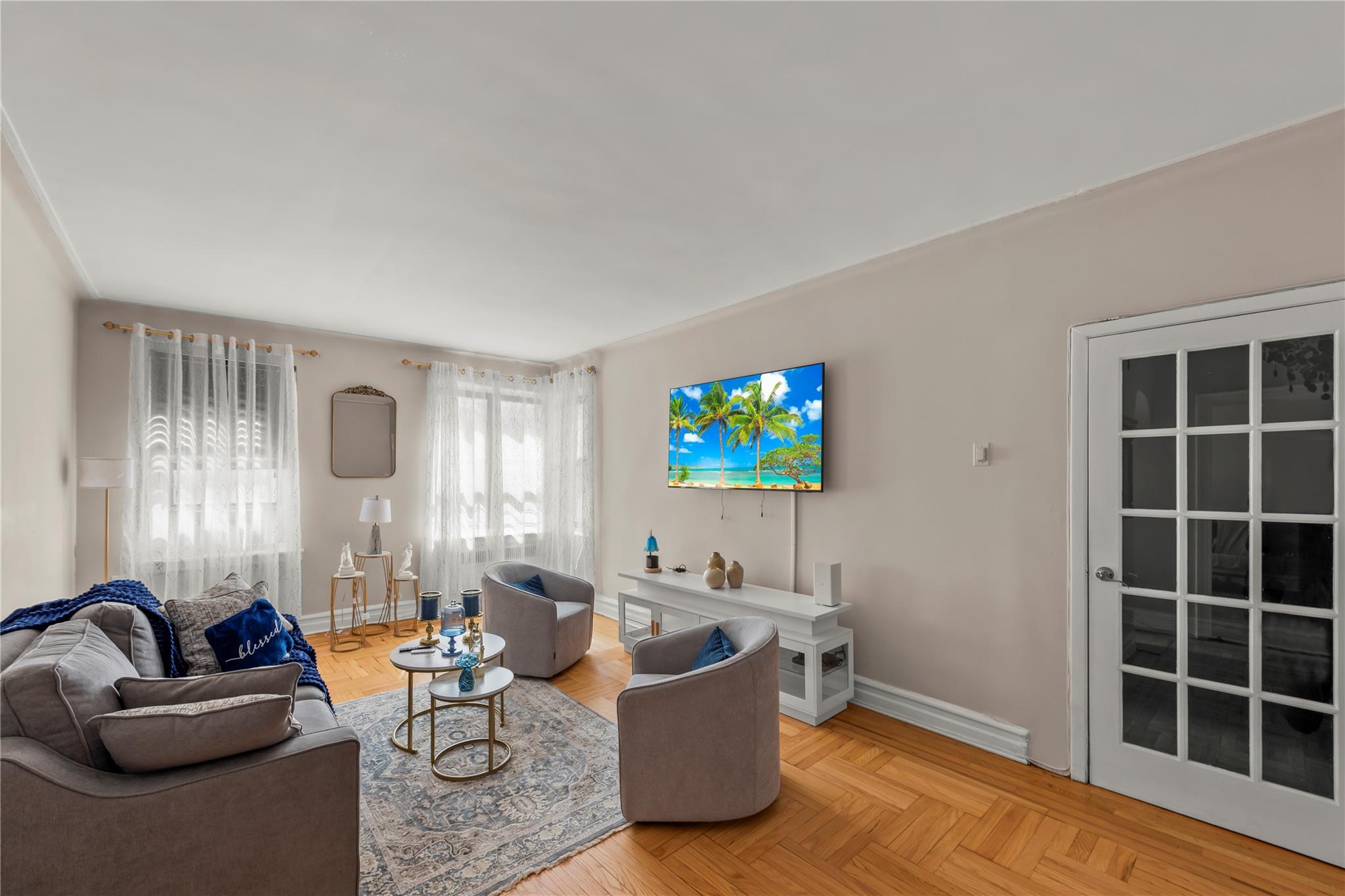 #11 photo, 3000 Valentine Avenue, ブロンクス区 Bronx , NY 10458