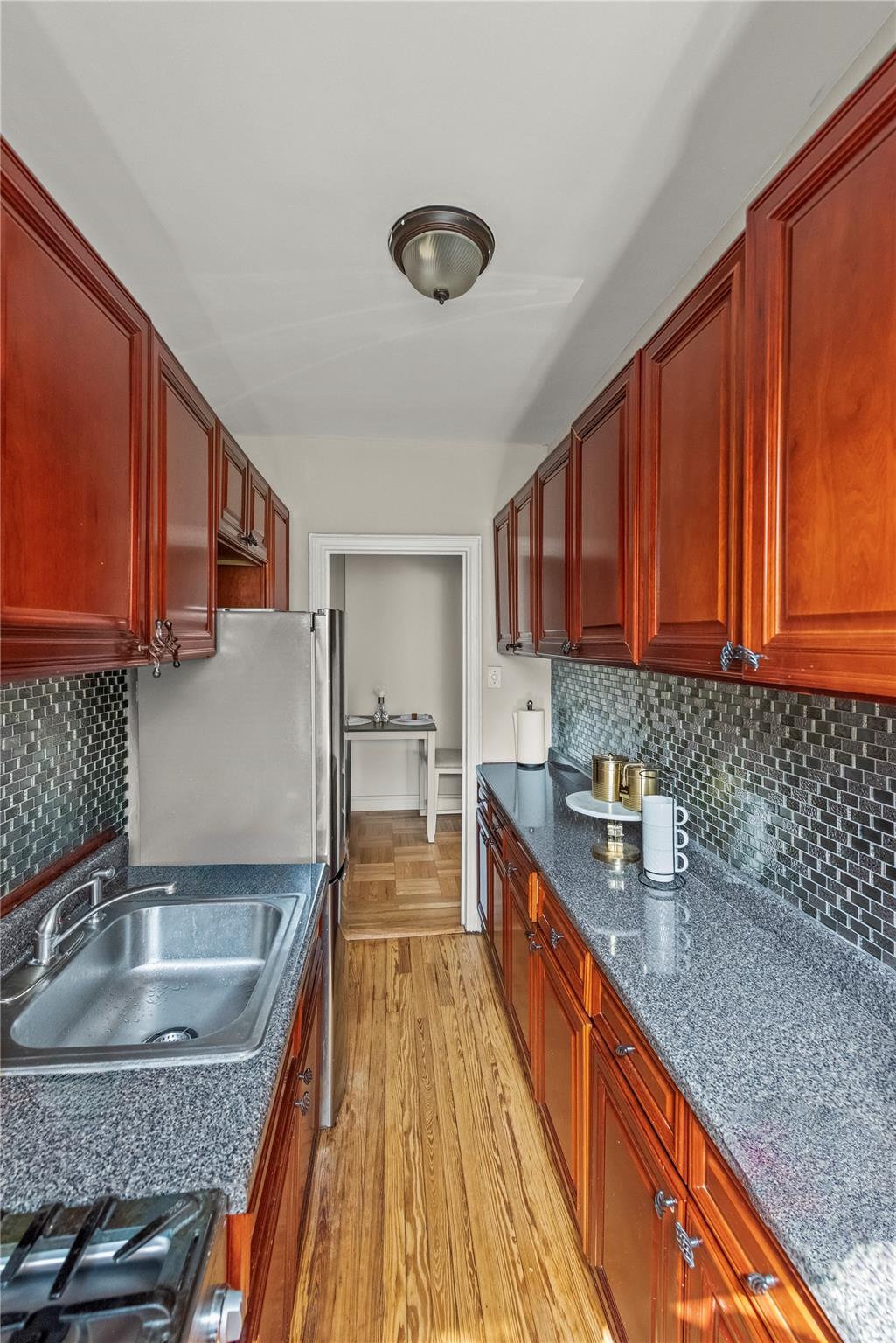 #9 photo, 3000 Valentine Avenue, ブロンクス区 Bronx , NY 10458