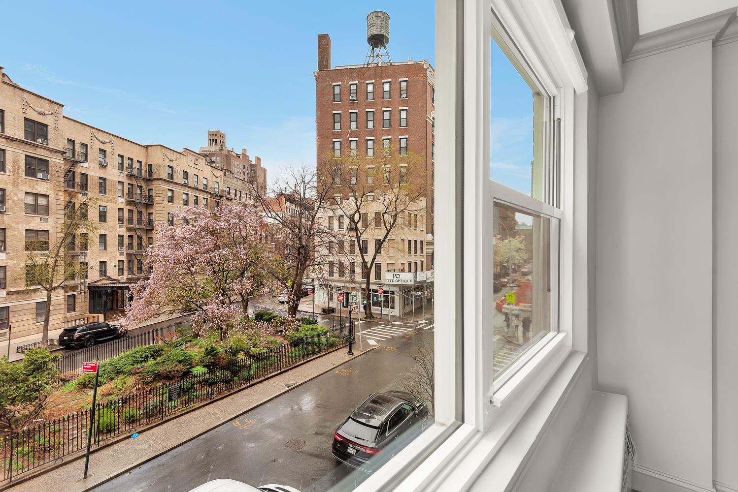 #7 photo, 3 SHERIDAN Square, マンハッタン West Village , NY 10014