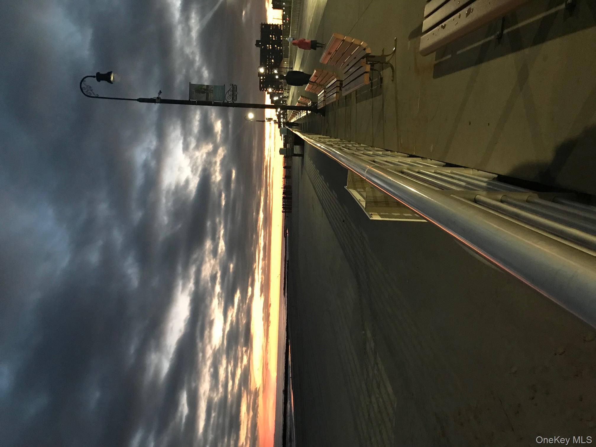 #15 photo, 223 E Broadway, ナッソー郡 Long Beach , NY 11561