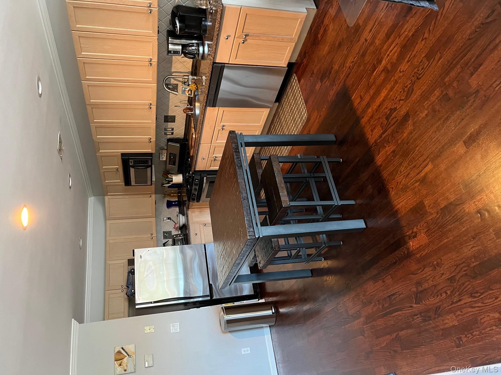 #4 photo, 223 E Broadway, ナッソー郡 Long Beach , NY 11561