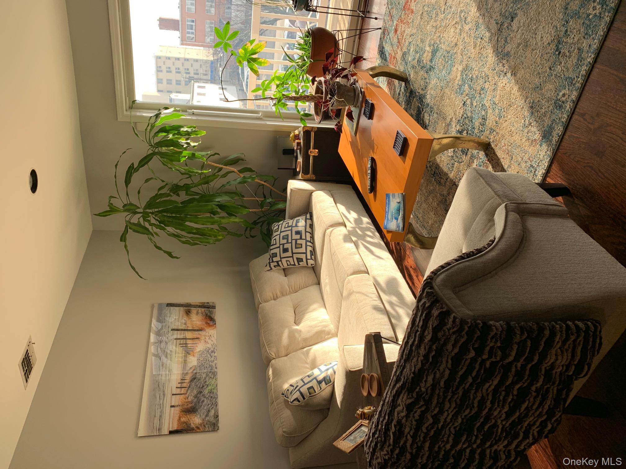 #5 photo, 223 E Broadway, ナッソー郡 Long Beach , NY 11561