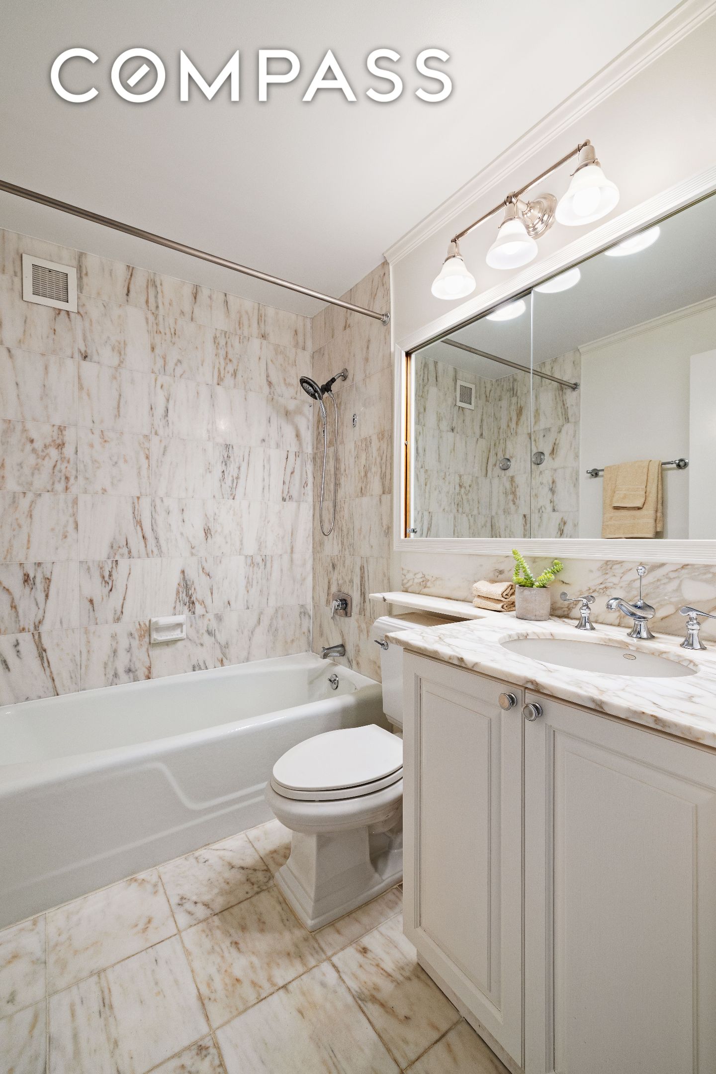 #12 photo, 40 E 94th Street, マンハッタン Upper East Side , NY 10128