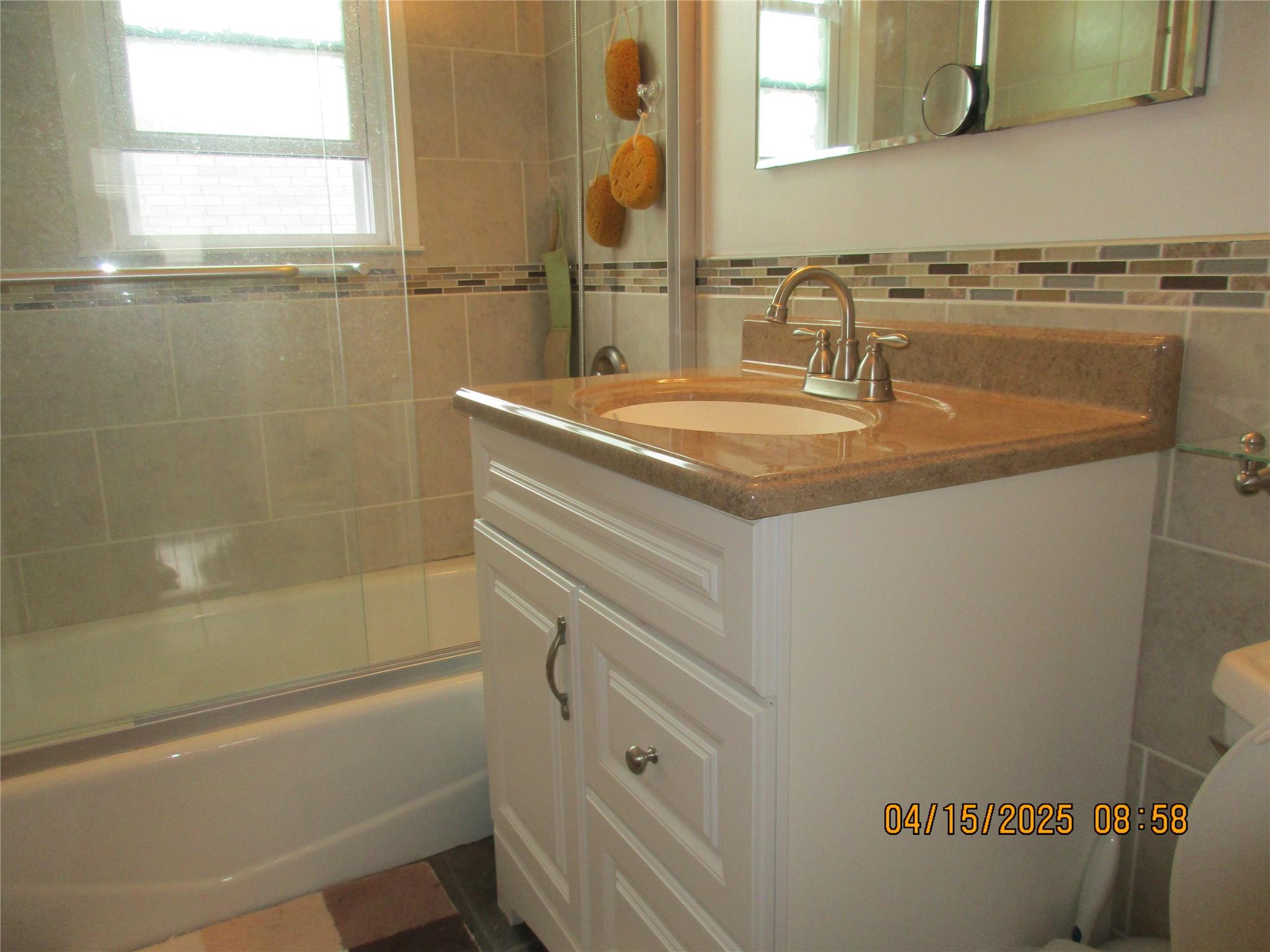 #13 photo, 80-59 268 Street, 皇后區 Glen Oaks , NY 11004