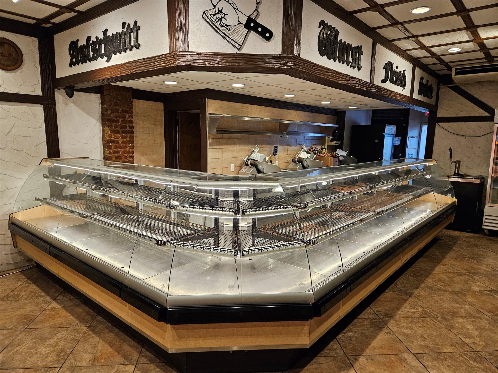 #7 photo, 69-40 Myrtle Avenue, クイーンズ区 Glendale , NY 11385