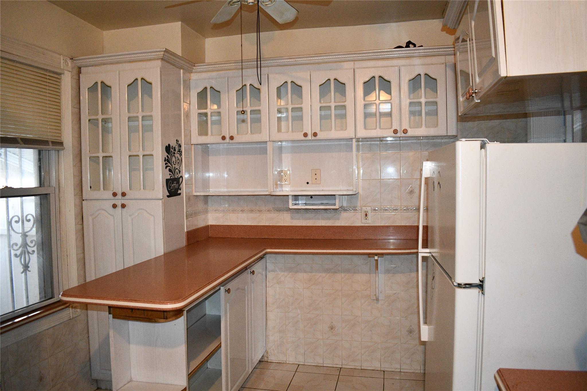 #12 photo, 139-15 89 Avenue, Briarwood , NY 11435