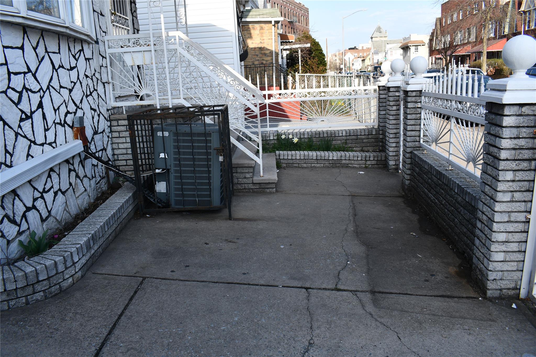 #15 photo, 139-15 89 Avenue, Briarwood , NY 11435