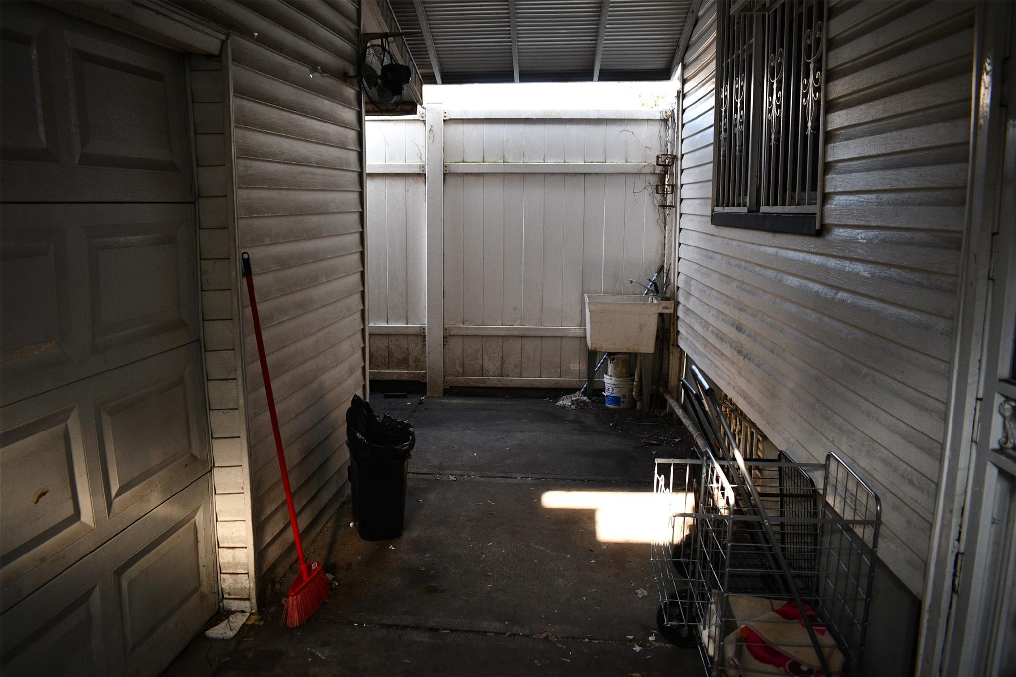 #16 photo, 139-15 89 Avenue, Briarwood , NY 11435